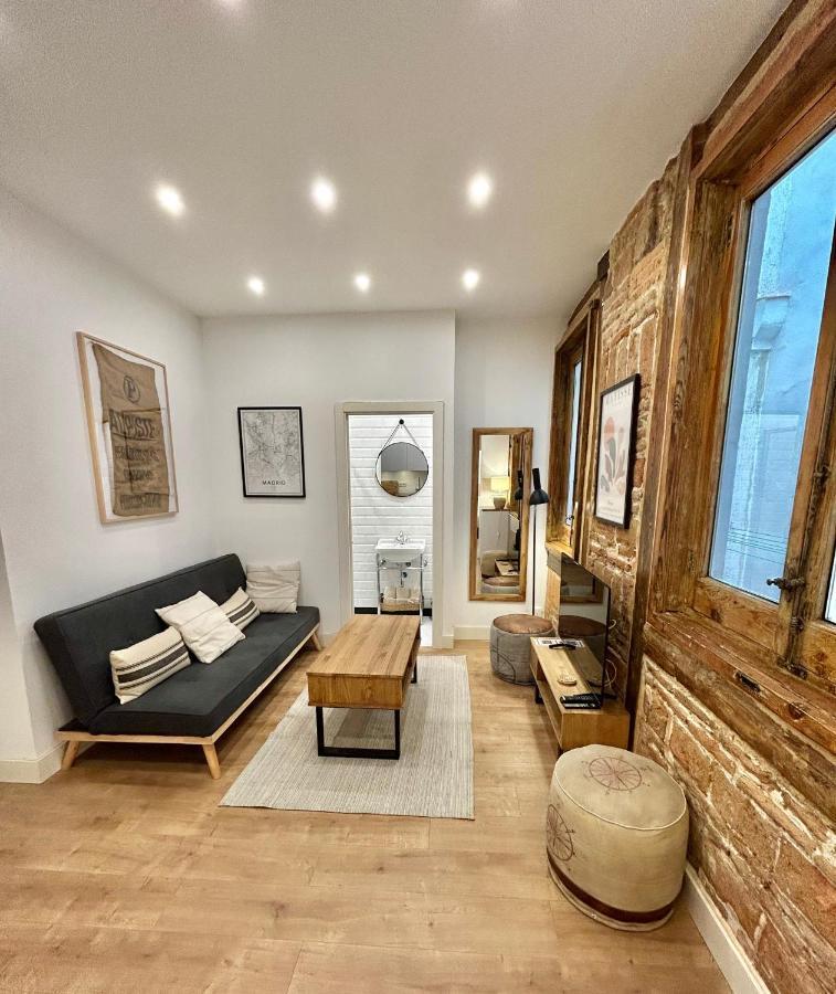 Reina Sofia Museum House Apartment Madrid Exterior photo