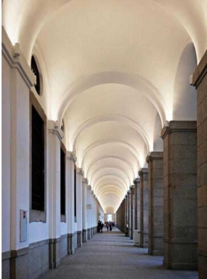 Reina Sofia Museum House Apartment Madrid Exterior photo